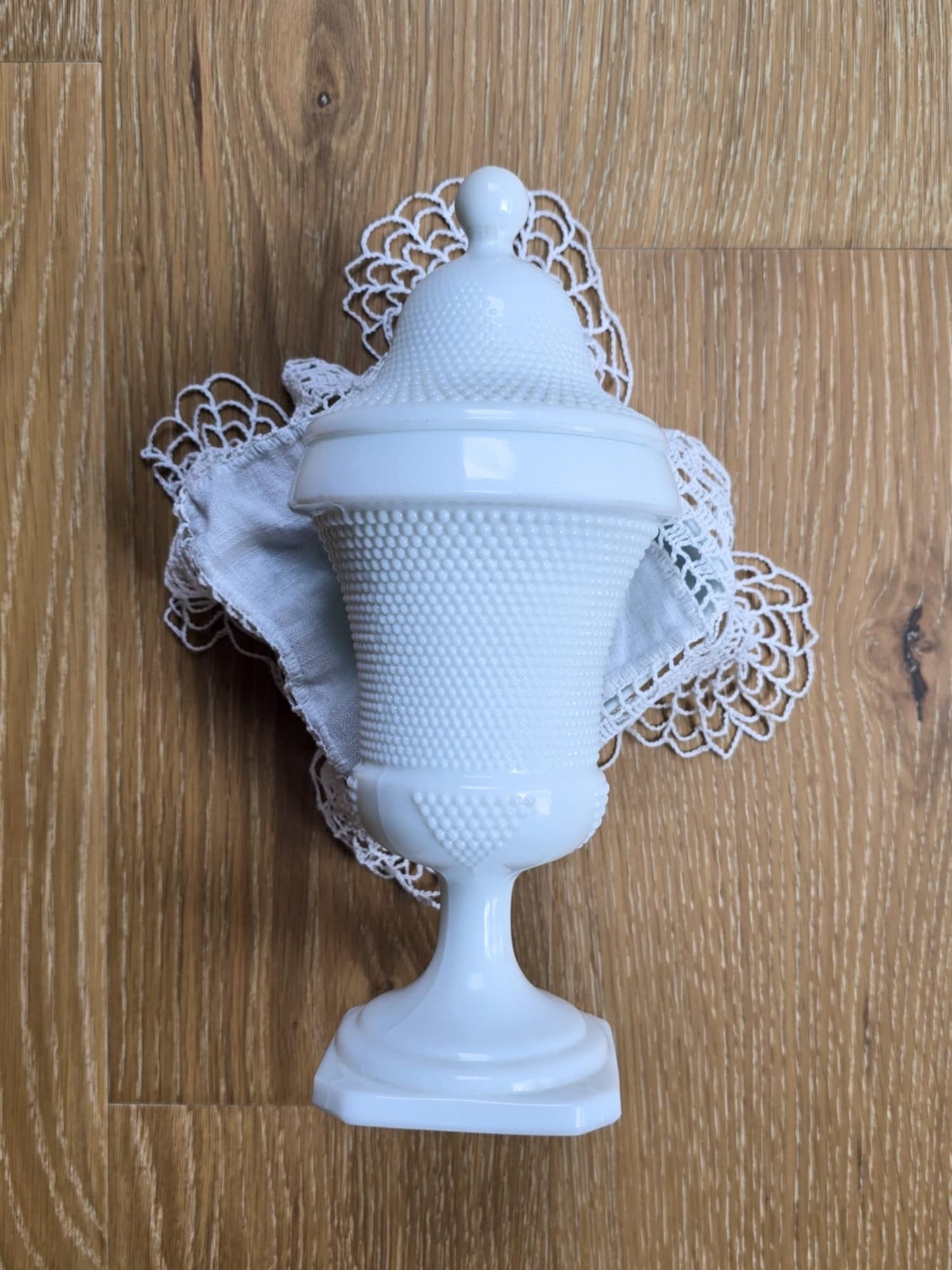 Vintage L.E. Smith Hobnail Milk Glass Lidded Urn Footed Pedestal covered Jar Apothecary