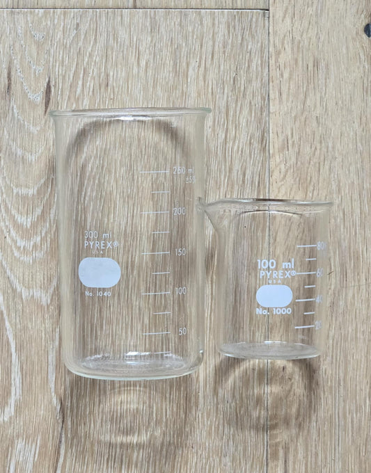 Vintage Pyrex Beakers No.1040, No.1000 - Set