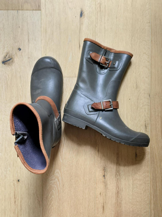 Sperry Topsider boots