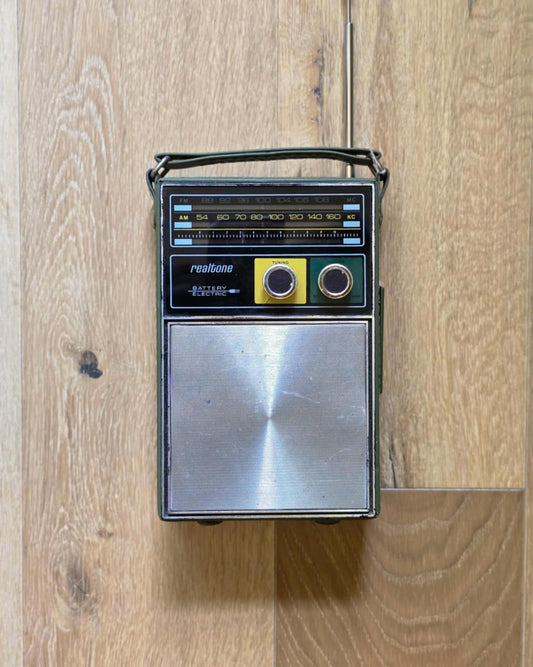 Vintage 1970s Realtone AM/FM Battery Electric Green Radio Model No.2221 NON-WORKING