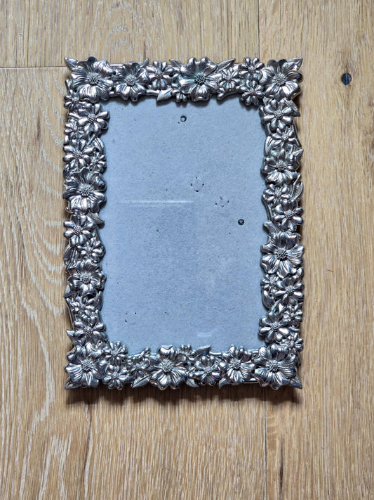 Parisian Home Metal Floral picture frame